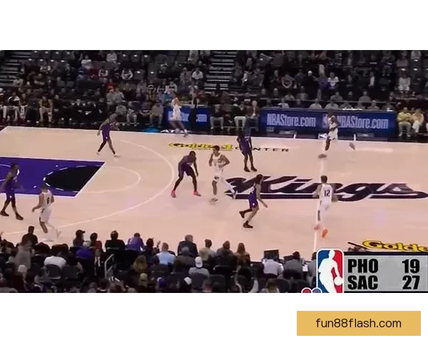 吉莱斯皮以227记三分创太阳队史新高 打破理查德森三分纪录